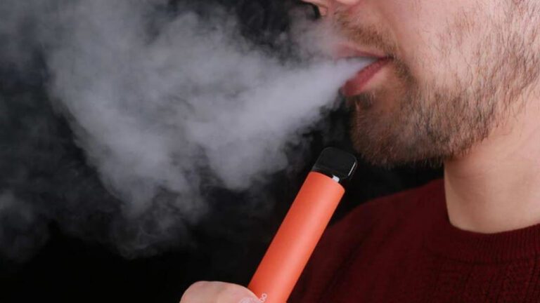 Poland bans disposable e-cigarettes