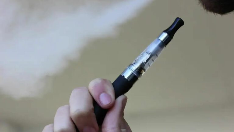 Kazakhstan bans vapes non-smoking tobacco products