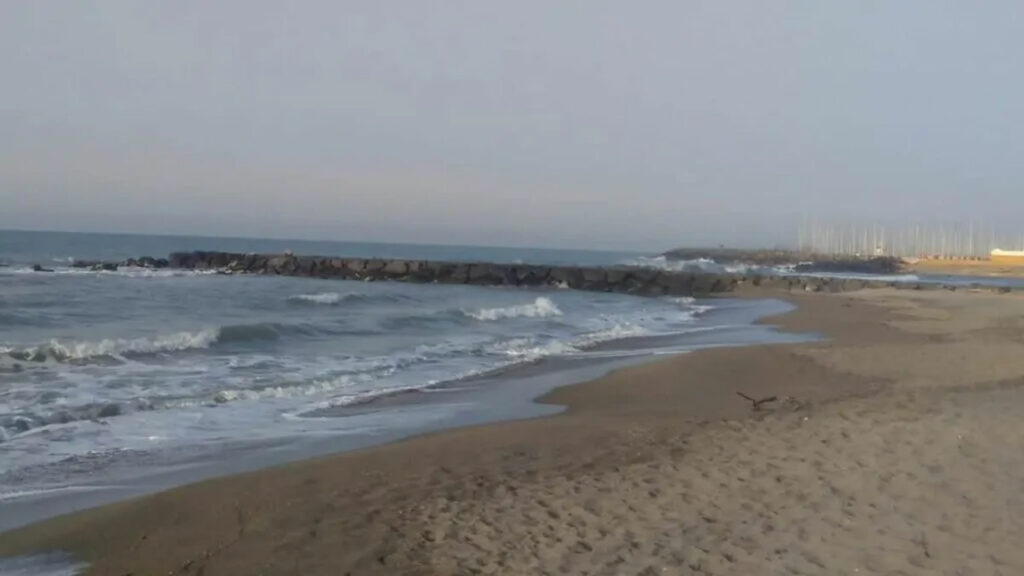 Rome Beach Smoking Ban: Ostia Prepares for New Rules Ostia smoking ban, Rome beach smoking laws